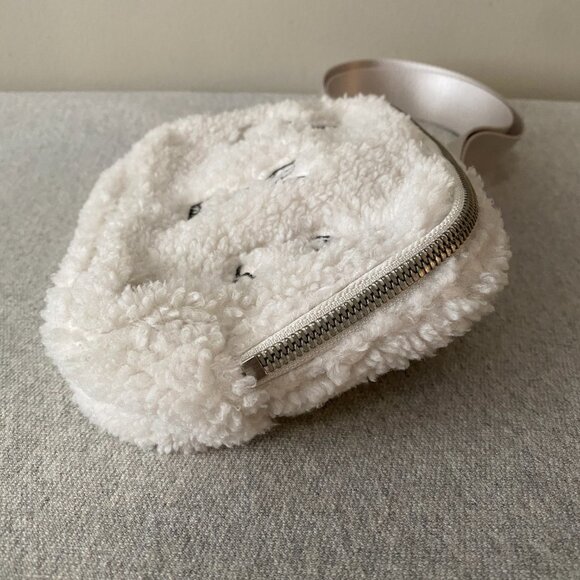 Lululemon Lunar New Year Everywhere Bunny Belt Bag 1L Fleece - Picture 7 of 16